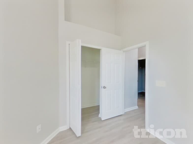 Building Photo - 3264 Abbeyfield Dr E