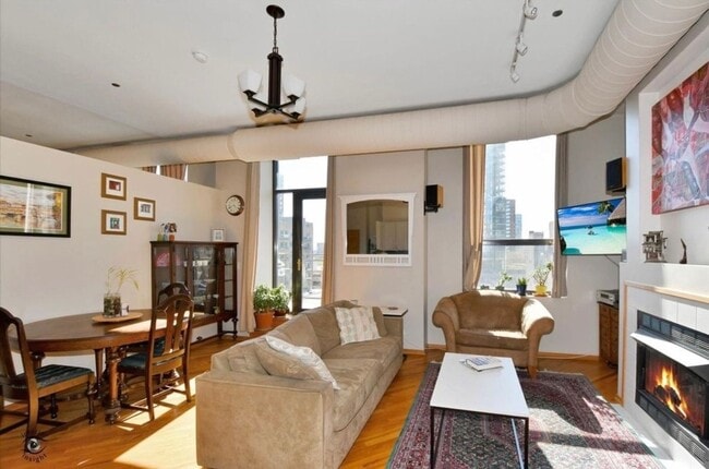 Building Photo - 910 S Michigan Ave