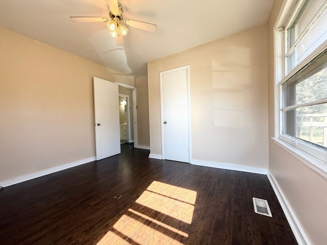 Building Photo - 40 Hill Ln