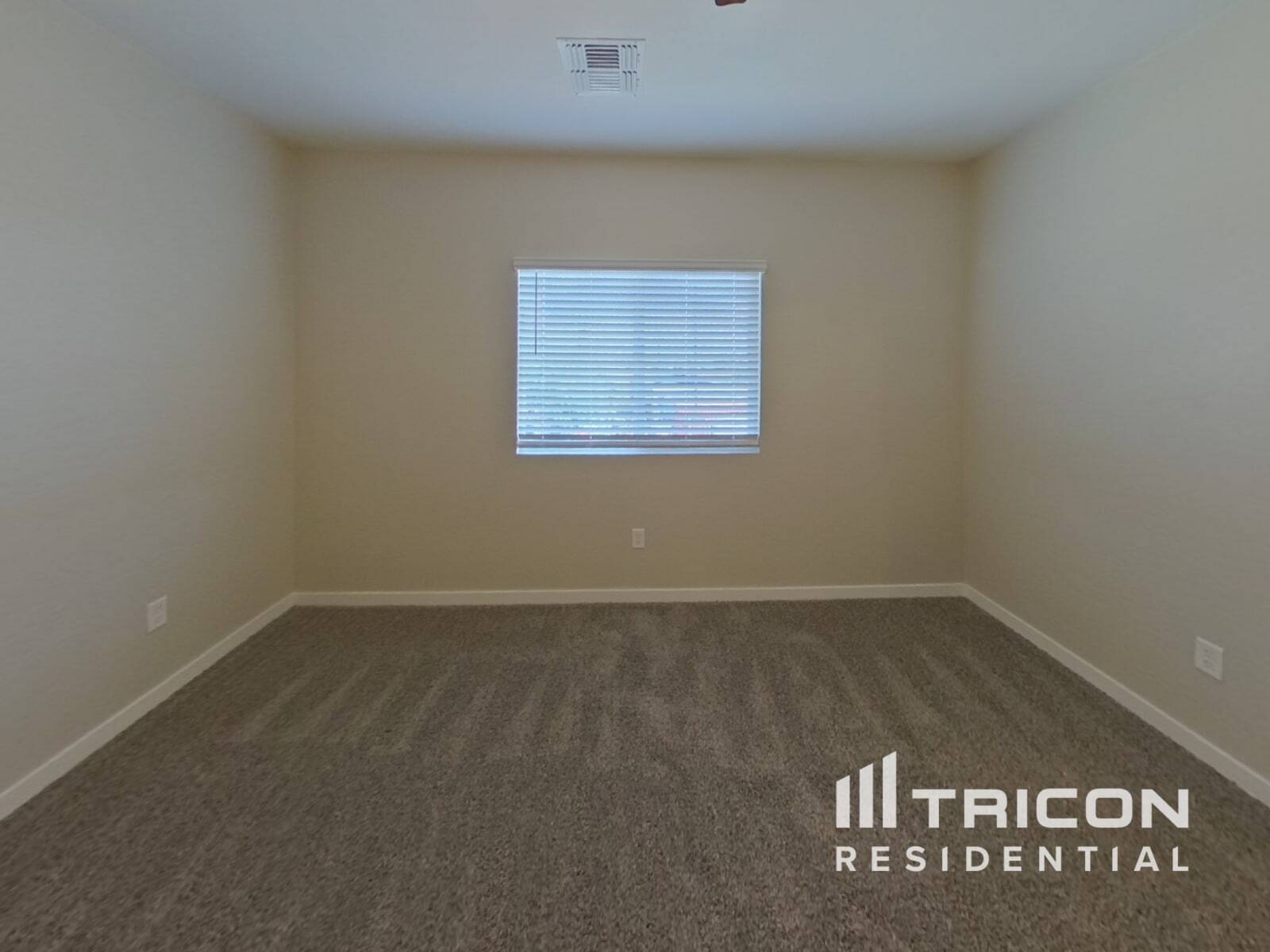 Building Photo - 4551 E Gary St