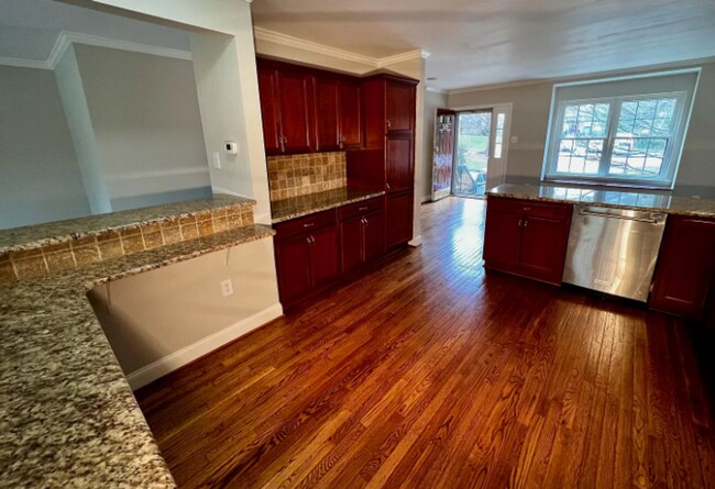 Building Photo - 3 Bedroom 2.5 Bath Townhouse in Woodlands Community of West Chester