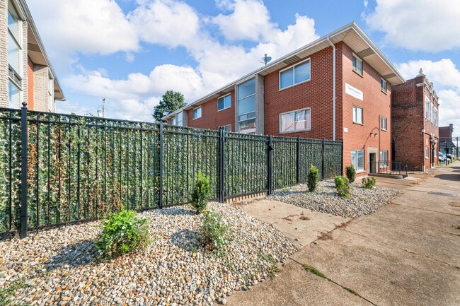 Building Photo - Gravois Hills Apartments
