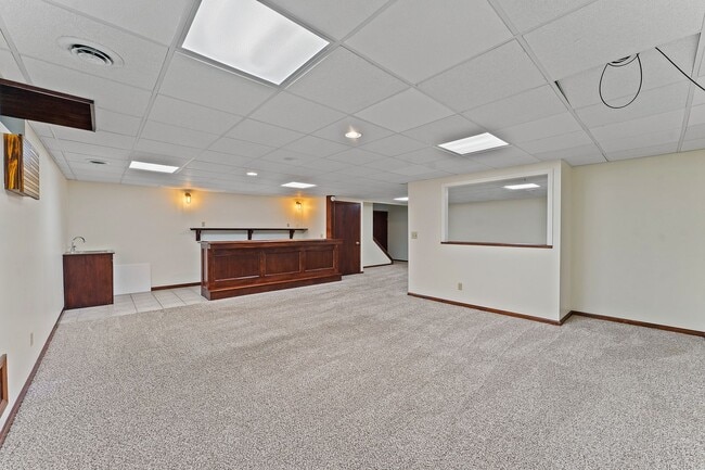 Building Photo - 652 Saddlebrook Dr