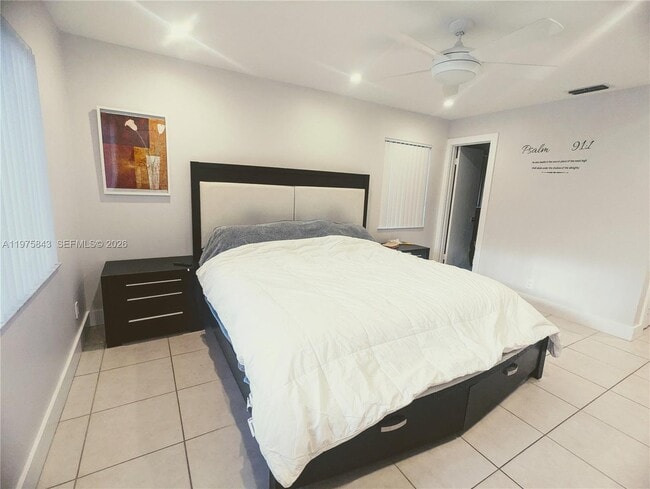 Building Photo - 679 Racquet Club Rd