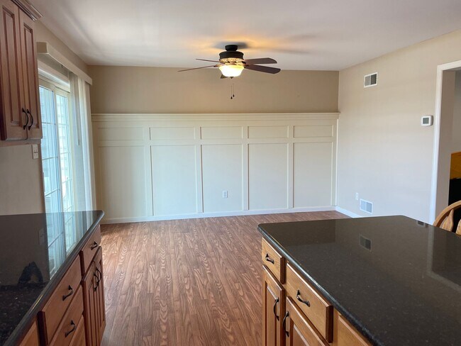 Building Photo - Beautiful Luxury Townhome in Lancaster