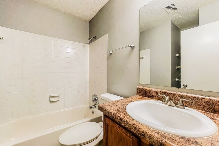 Building Photo - 3895 Springleaf Ct