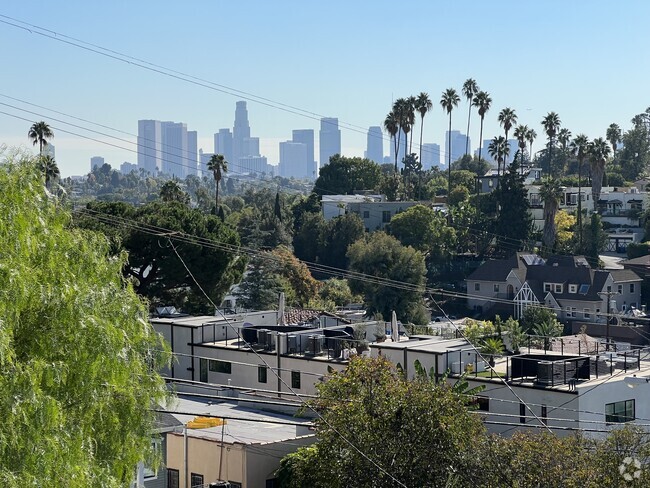 Building Photo - 1653 Micheltorena St