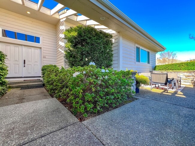 Building Photo - Luxury Living in one of Napa Valley's Most Prestigious Gated Commmunities