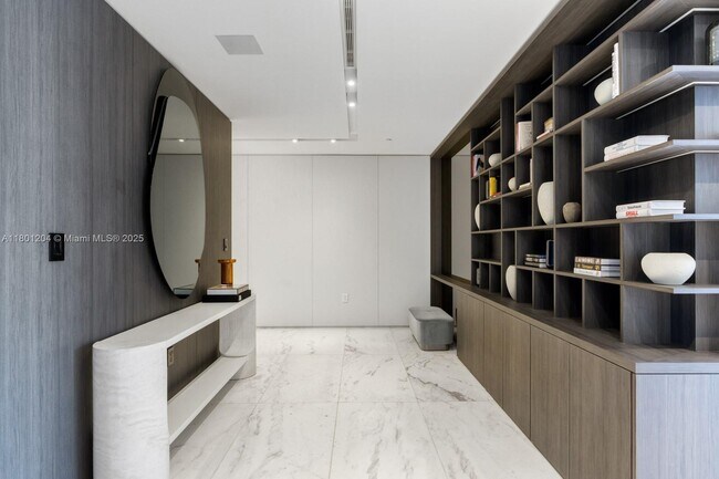 Building Photo - 17141 Collins Ave