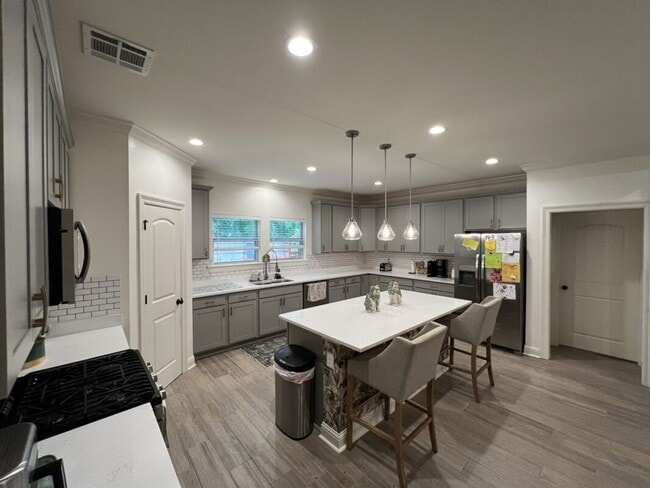 Building Photo - Spacious 5 Bedroom Home in Lake Haven – Zachary, LA