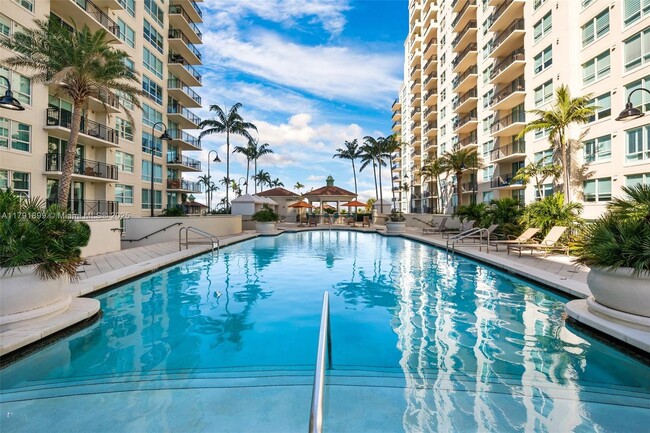 Building Photo - 610 W Las Olas Blvd