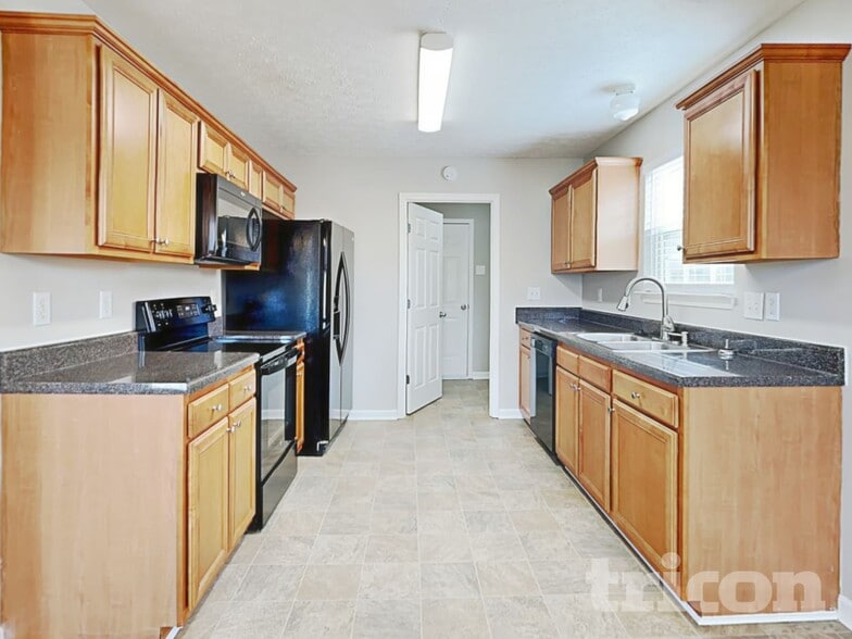 Building Photo - 1811 Packard Ct