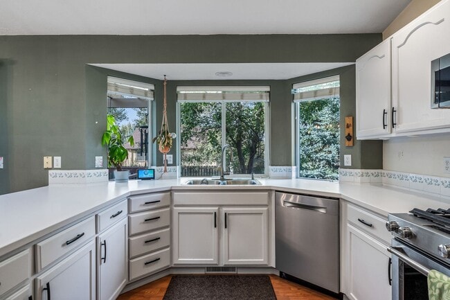 Building Photo - Beautifully done 3 bed 3 bath home in Greenacres/liberty lake area