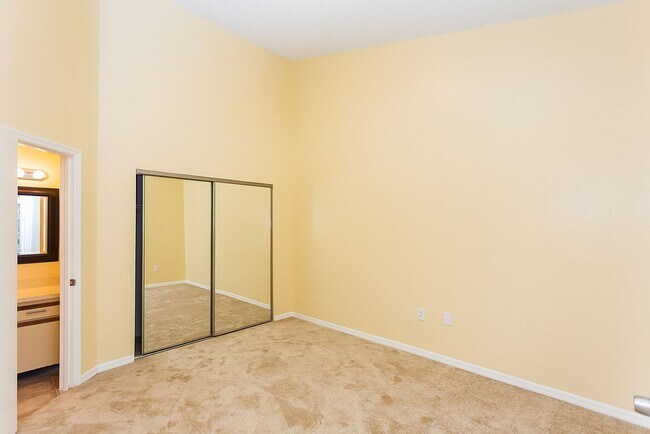 Building Photo - 437 Fountainhead Cir
