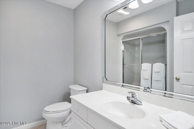 Building Photo - 11 Cardinal Dr