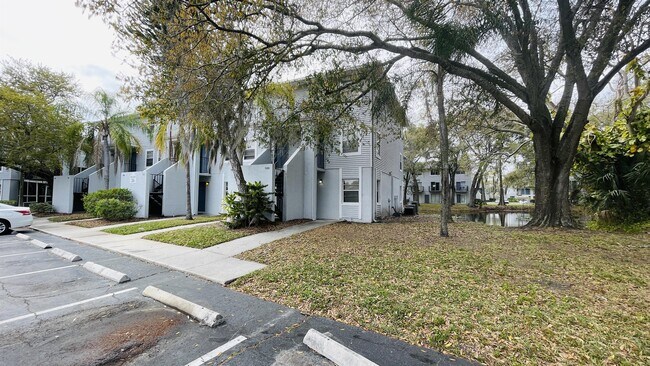 Building Photo - 7120 Waterside Dr