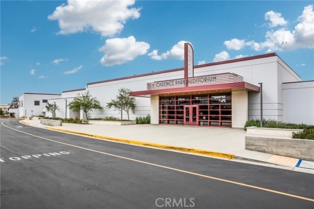 Building Photo - 783 Benchmark