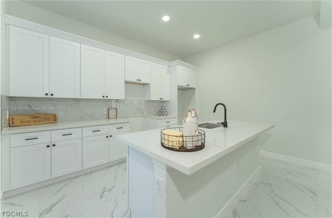 Building Photo - 729 Giorgio Ave