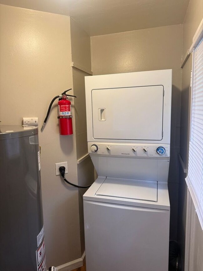 Building Photo - Great 1 Bedroom 1 Bath