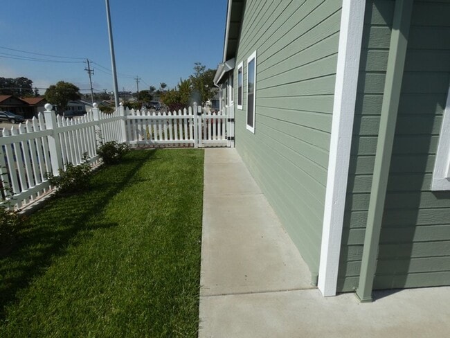 Building Photo - Charming 2 bedroom 2 bath in the heart of ...