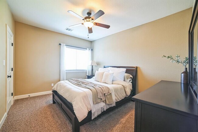 Building Photo - 2302 Arroyo Grande