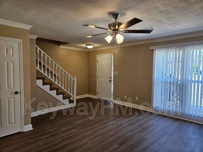 Building Photo - 2326 Greengate Dr