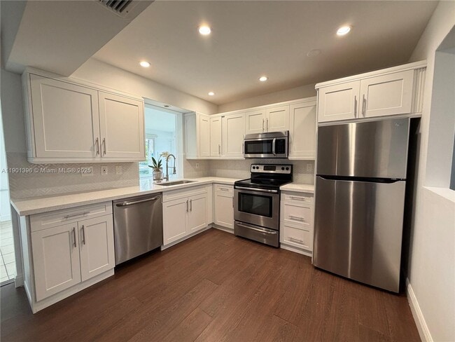 Building Photo - 4500 SW 42nd Terrace