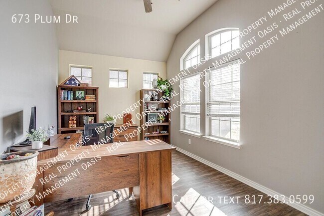 Building Photo - 673 Plum Dr