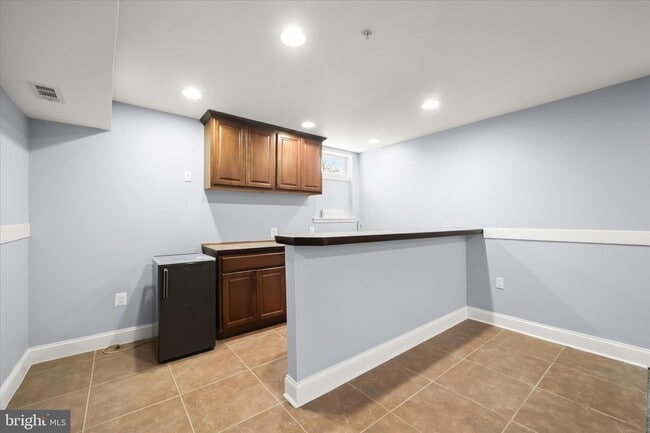 Building Photo - 8314 Sunnybrook Ct