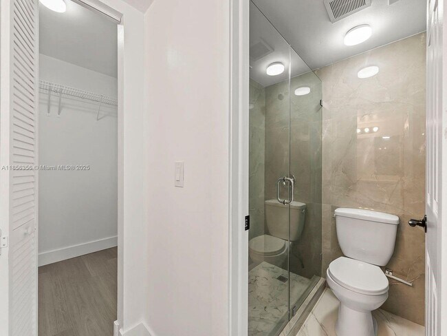 Building Photo - 13870 SW 62nd St