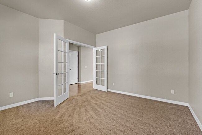 Building Photo - Beautiful home available to move in 08/04/...
