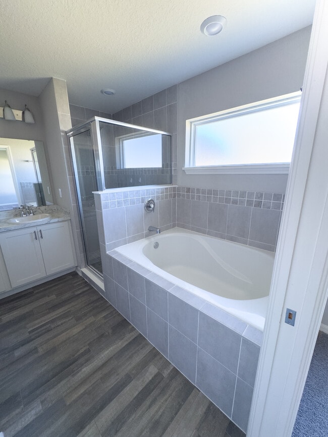 Building Photo - 4339 Swan St