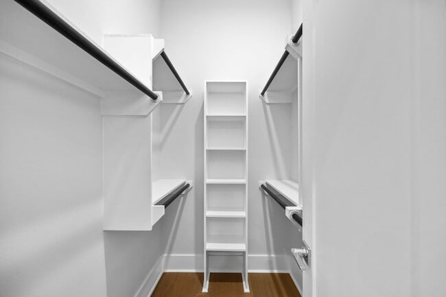 Building Photo - 122 E 31st 1/2 St