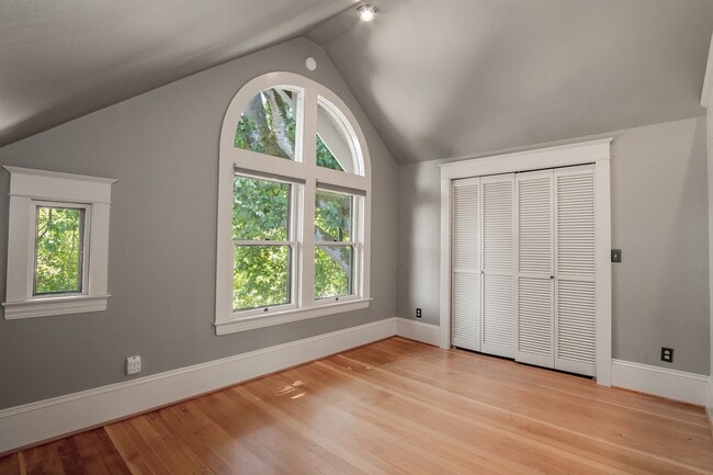 Building Photo - Gorgeous 3 BR + Office & 2 BA Home in the John Landings neighborhood with a heated pool!