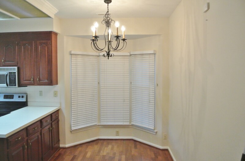 Building Photo - 2036 Hen House Dr