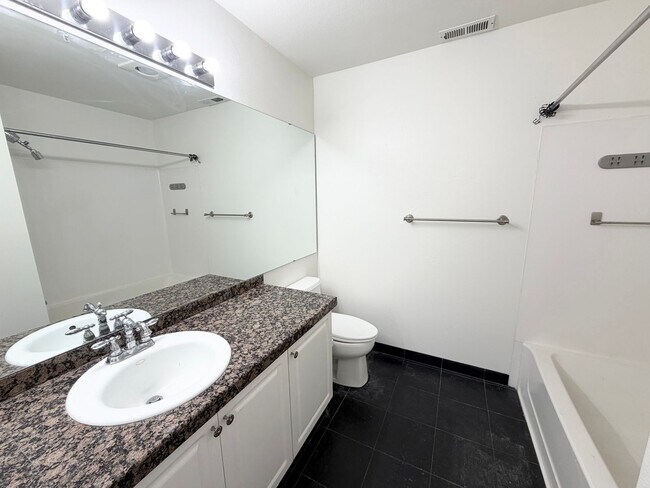 Building Photo - 2036 Newport Way NW