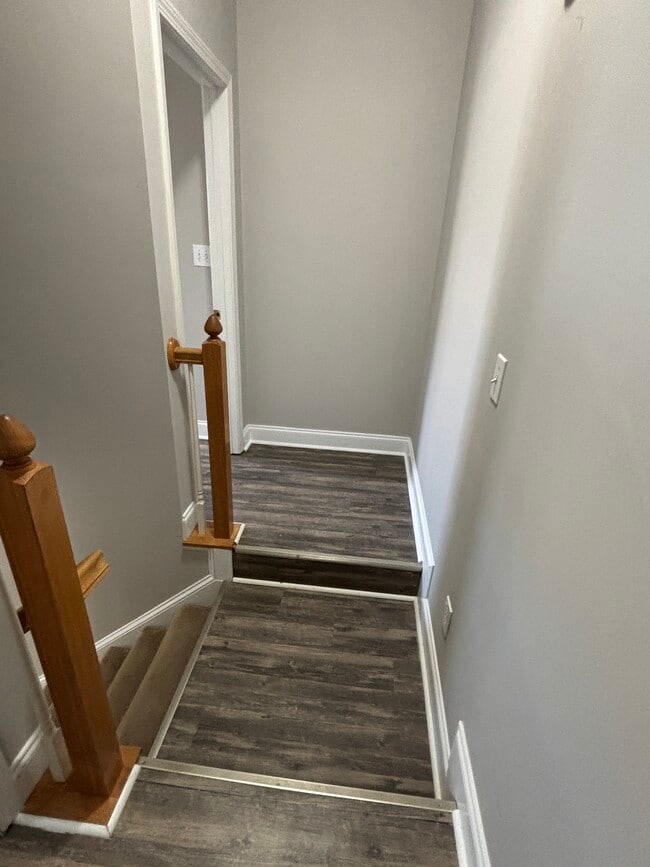 Building Photo - 917 Shearer St