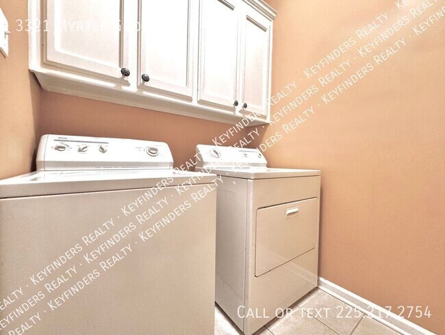 Building Photo - 3321 Myrtle Grove Dr