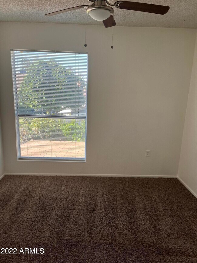 Building Photo - 1524 N Apache Dr