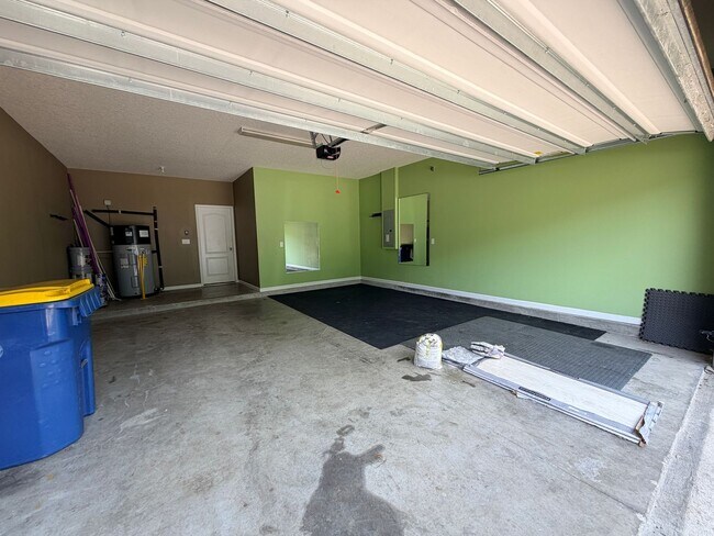 Building Photo - Spacious 5-Bedroom Home with Over 3,000 Sq. Ft. in a Fantastic Community!