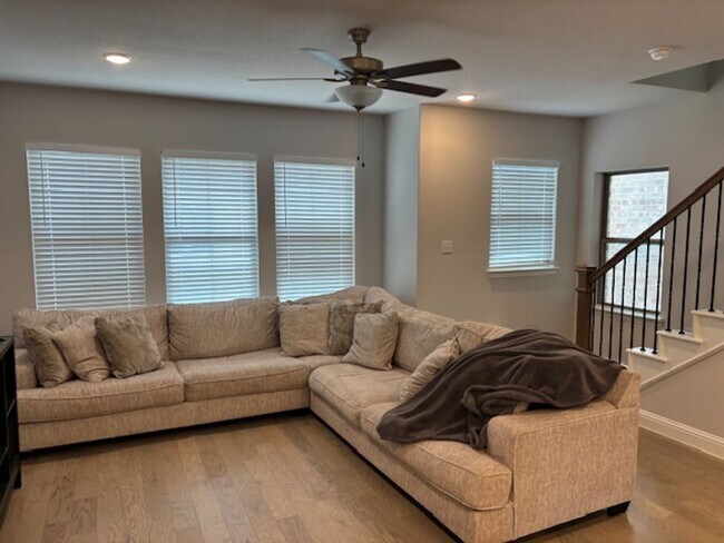 Building Photo - 131 Peach Orchard Ln