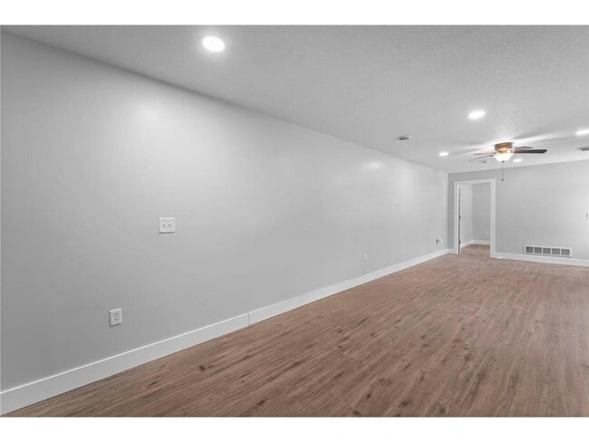 Building Photo - 1768 US-8