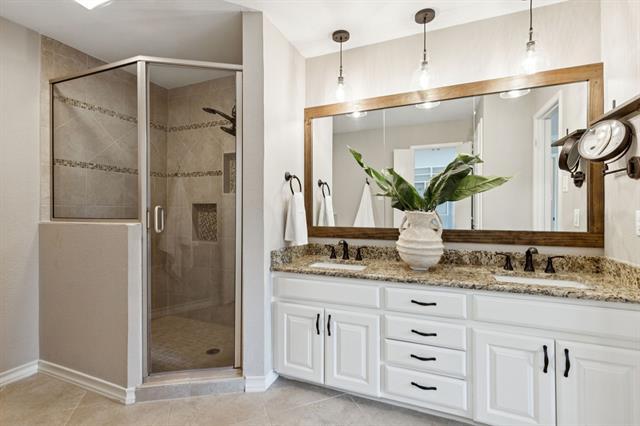 Building Photo - 1006 Spanish Trail