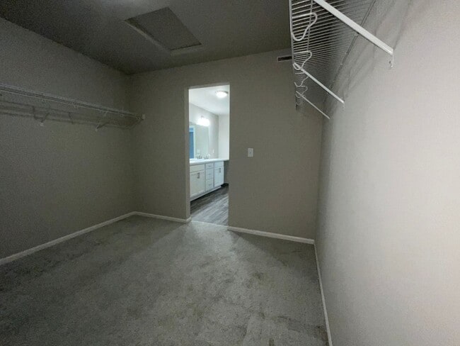 Building Photo - Beautiful 4 Bedroom, 2.5 Bath Home Available November 1st!