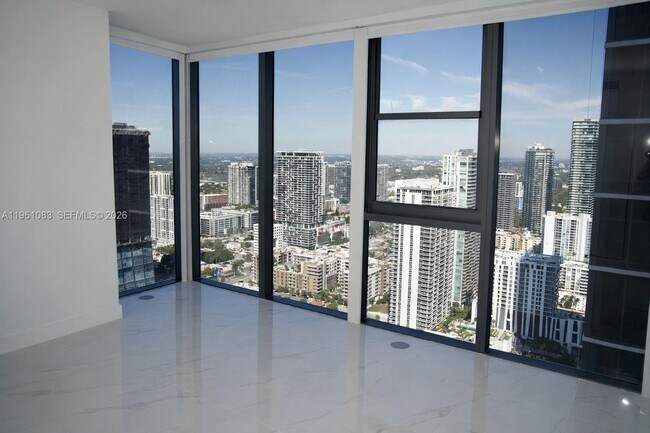 Building Photo - 700 NE 24th St