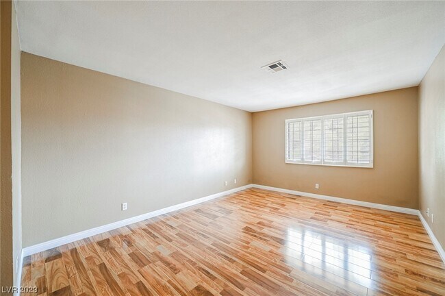 Building Photo - 109 Elegante Way