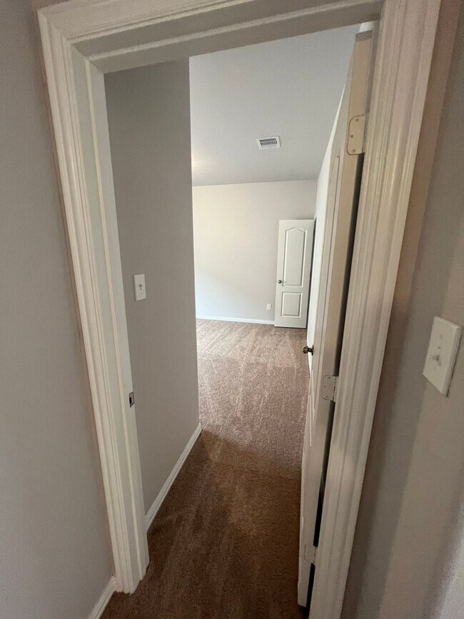 Building Photo - 15446 Islandview Ln