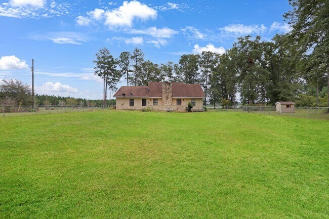Building Photo - 3bd 2ba Home for Rent on Empire Rd
