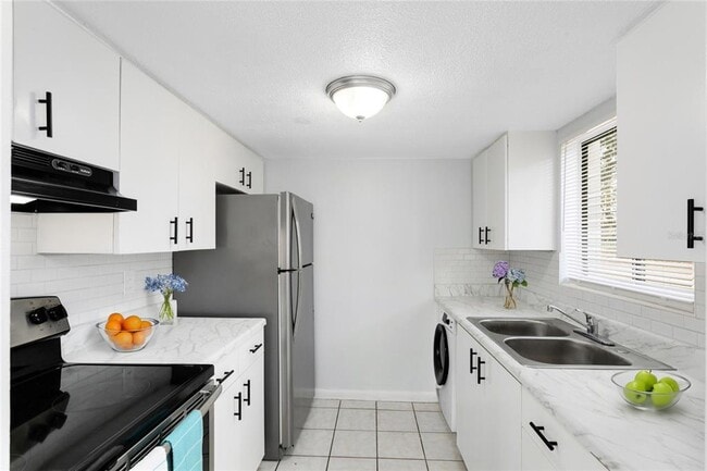 Building Photo - 2000 15th Ct NW