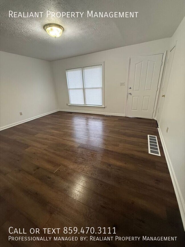 Building Photo - 216 Shreveport Dr